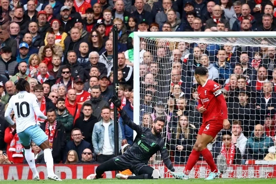 黑白直播体育-曼城主场大胜诺维奇，英超争冠步伐不止