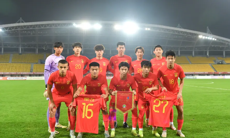 中场组织稳健,带领球队赢得比赛的简单介绍 中场组织稳健,带领球队赢得比赛的简单介绍