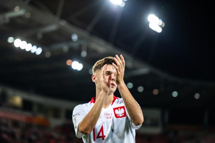 波兰队取得胜利，实力彰显期待出线的简单介绍