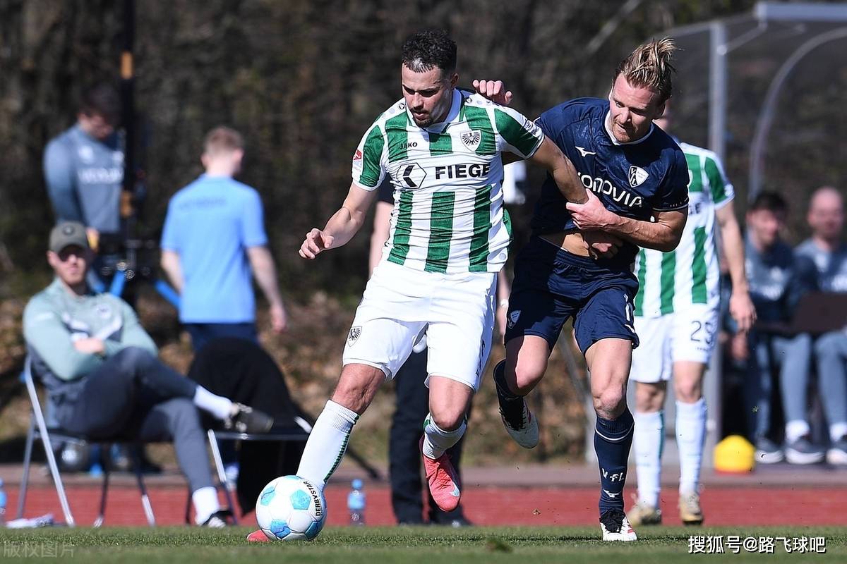 黑白直播免费体育直播-包含沃尔夫斯堡客场大胜柏林赫塔，势不可挡的词条