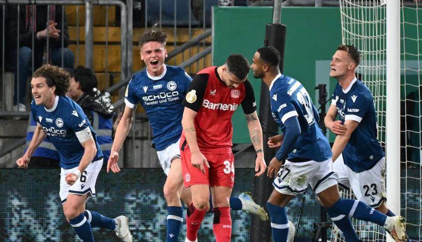 黑白直播nba在线观看-包含凯泽斯劳滕球迷对球队前景充满期待的词条