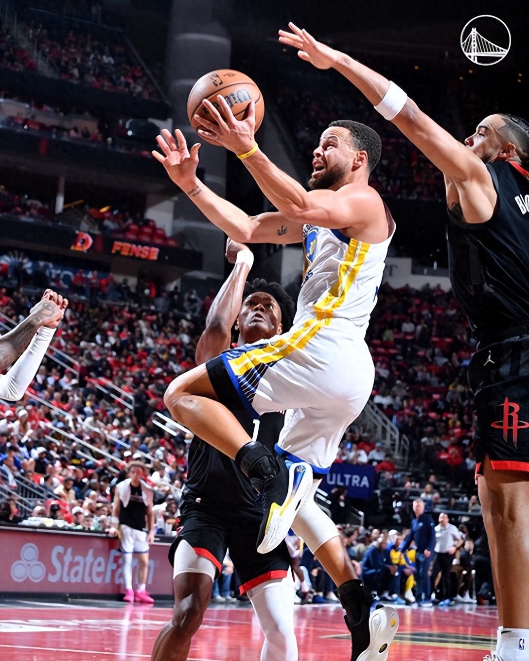 黑白直播在线观看nba-勇士客场击败篮网，库里表现抢眼