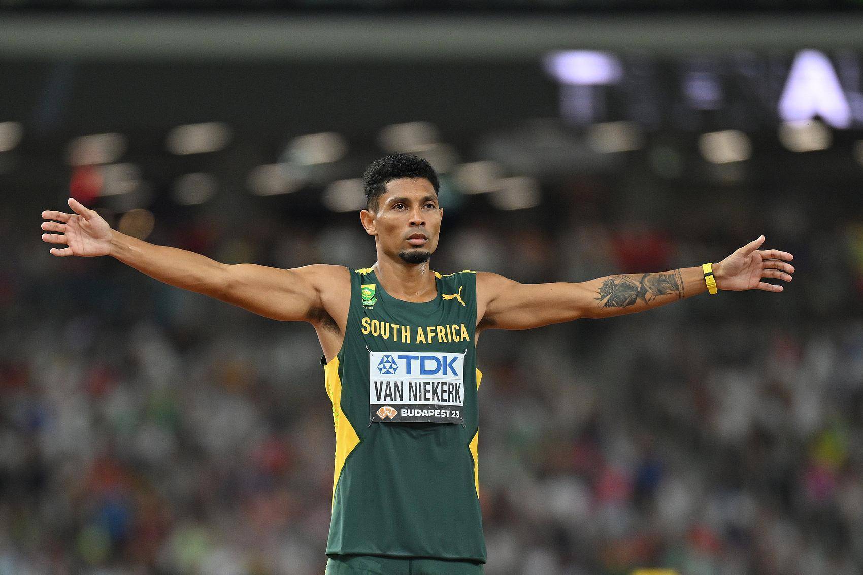 加拿大选手在田径比赛中夺得两枚金牌