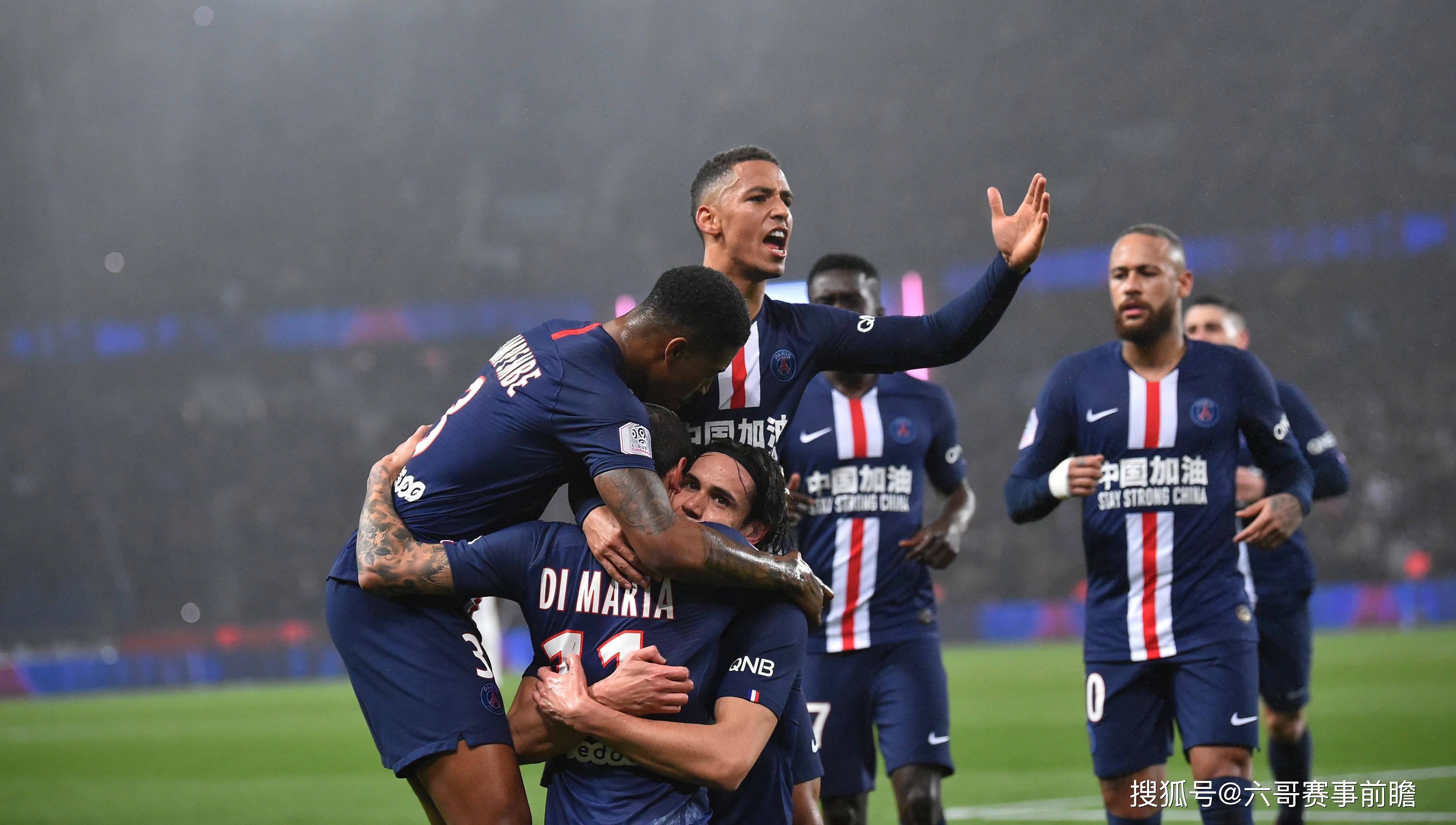 黑白直播-法国足球队在欧预赛中取得胜利，成功晋级