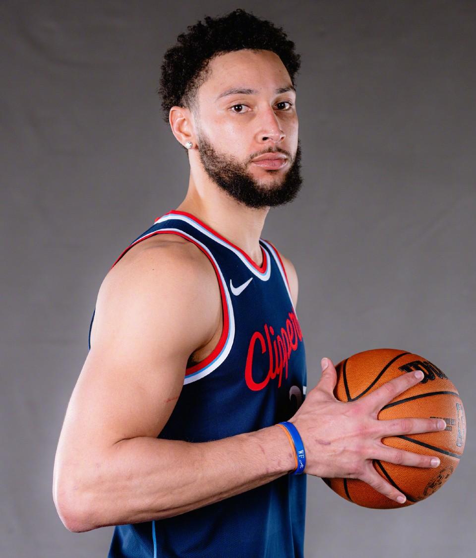 黑白直播-包含快船客场击败勇士，背靠背连胜走出低谷的词条