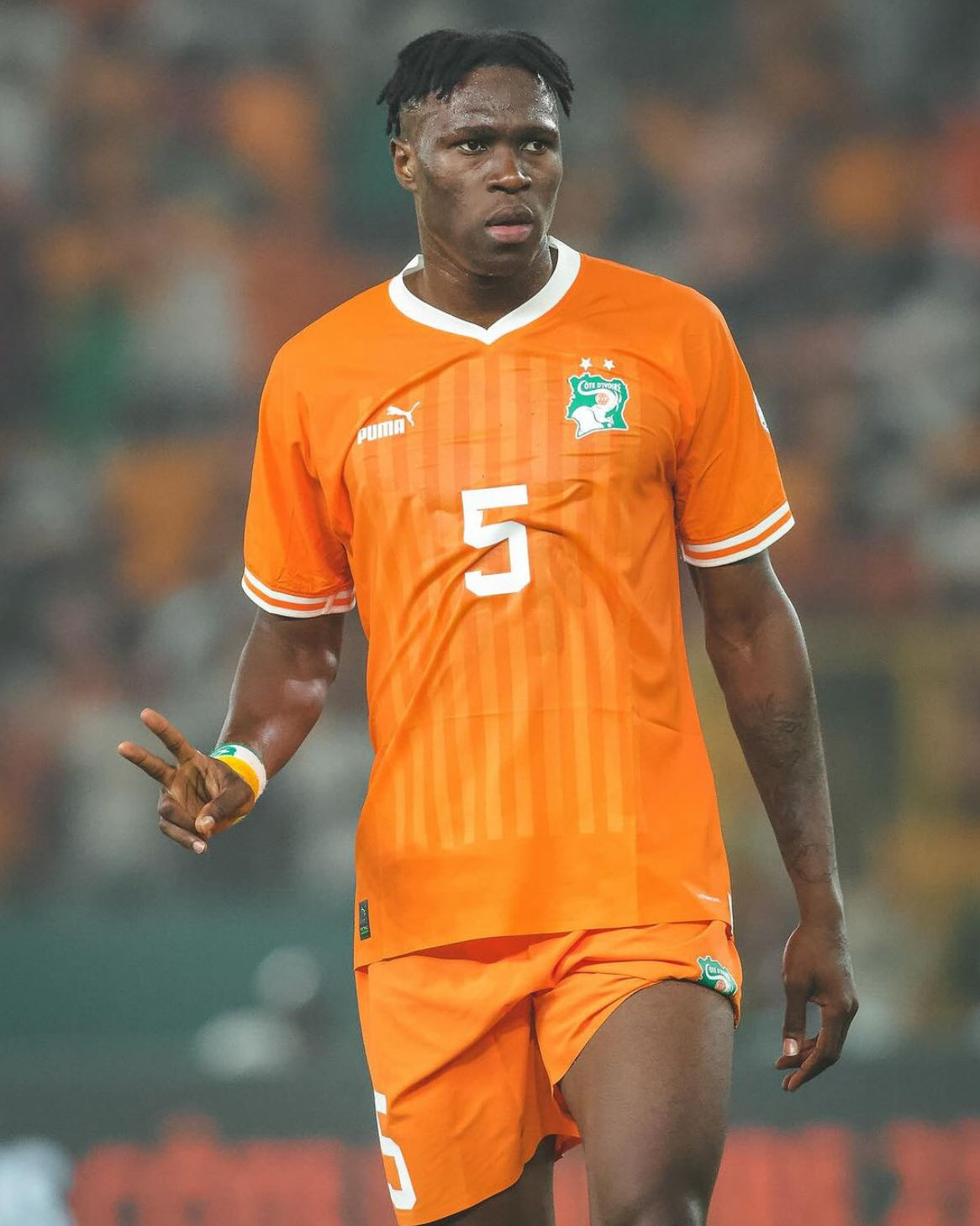 黑白直播免费体育直播-科特迪瓦球员或调整踢球风格，突出技术特点