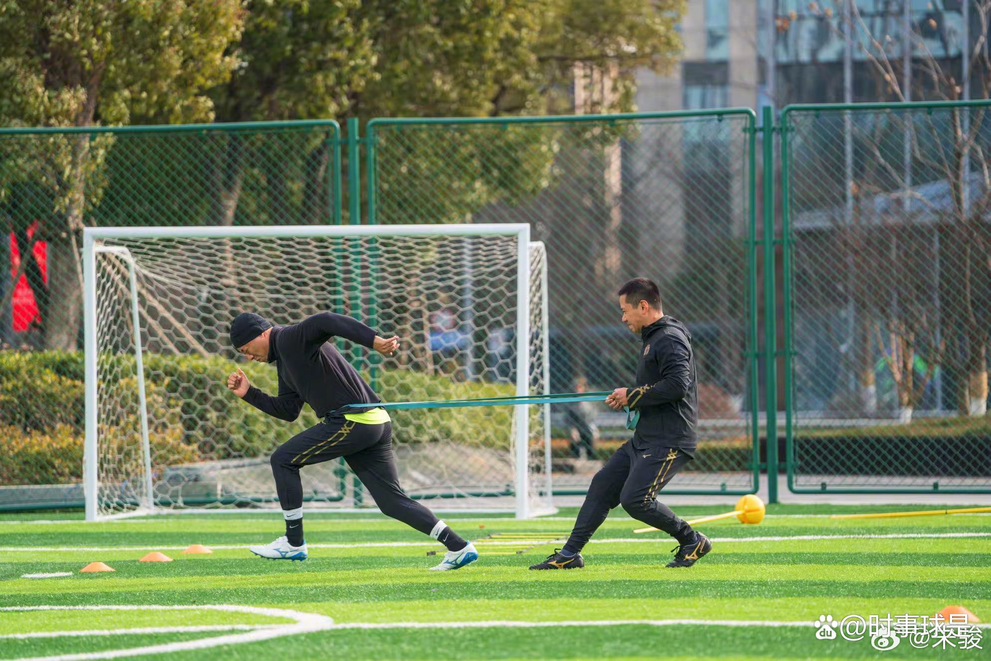 黑白直播在线观看nba-重点比赛备战紧张，球员状态火热！的简单介绍