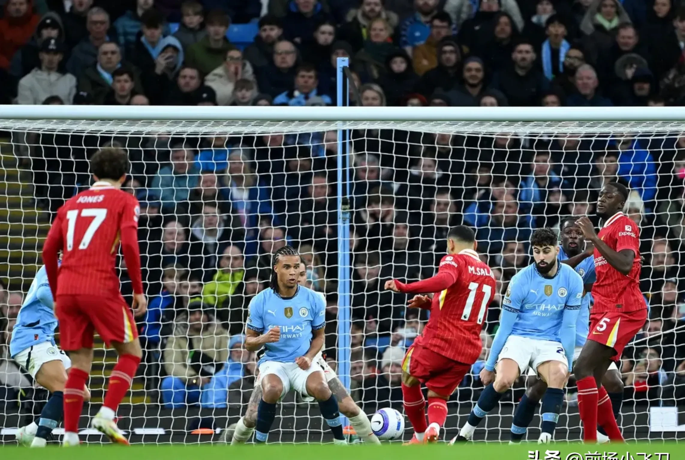 黑白直播nba-关于曼城一票难求，球迷挤爆球场！的信息