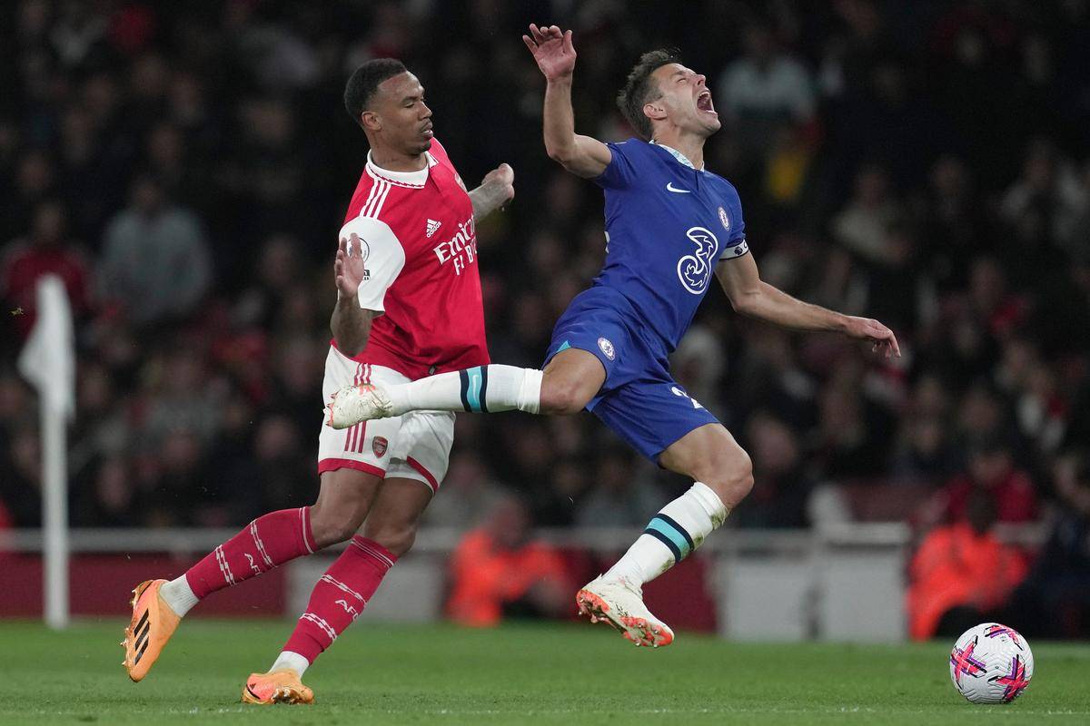 黑白直播体育-阿森纳关键战绩被削减，仍需继续加强实力