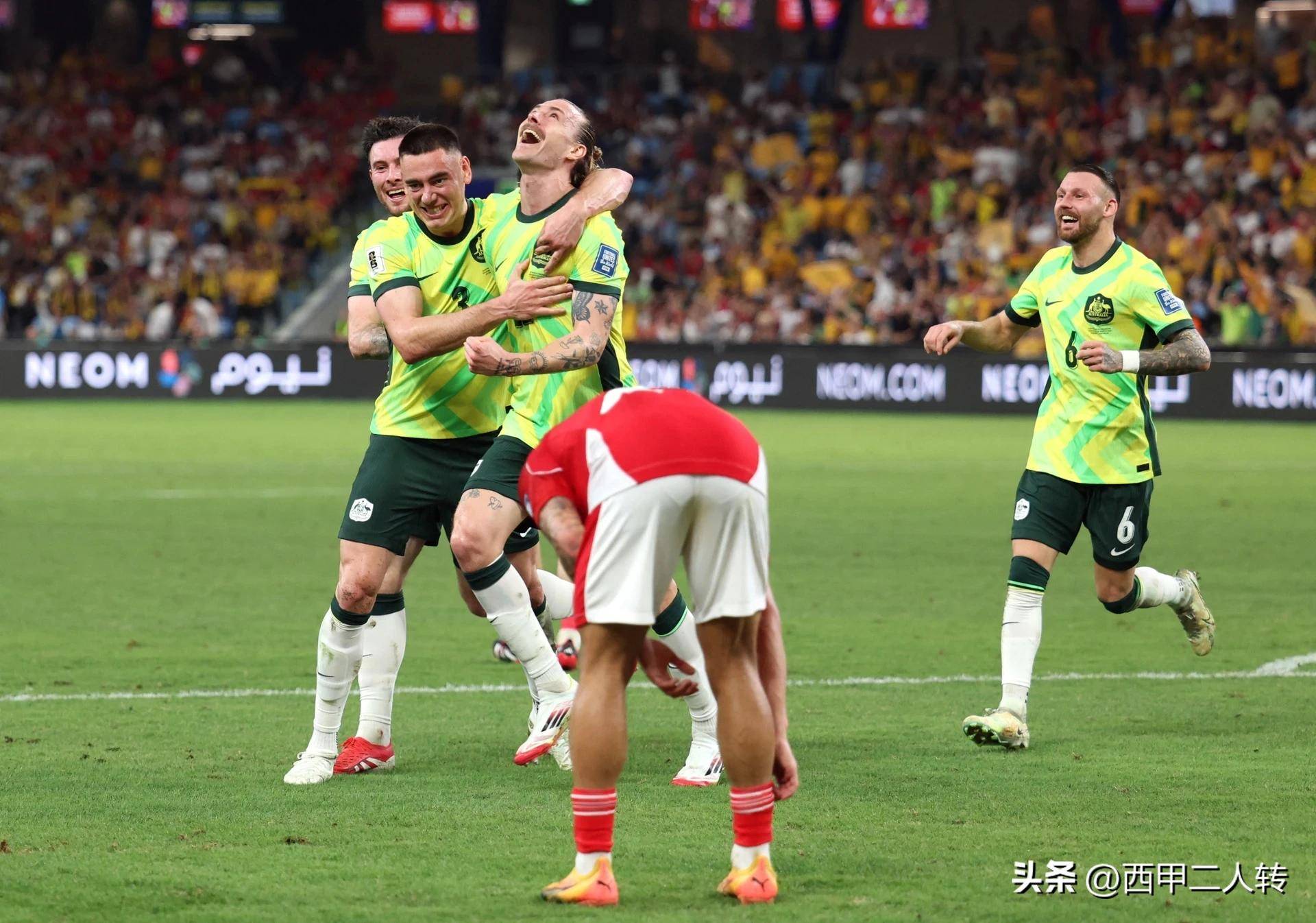 黑白直播在线观看-澳大利亚球队力克对手，晋级淘汰赛