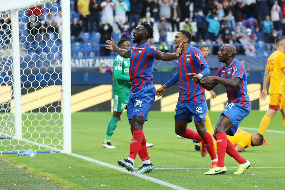 黑白直播nba在线观看-包含卡昂遭遇主场失利，降级压力增大的词条