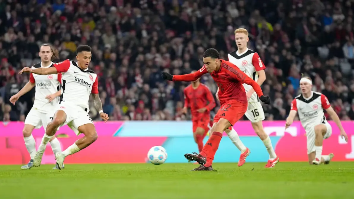 黑白直播免费体育直播-关于法兰克福全队备战，迎接即将到来的德甲战役的信息