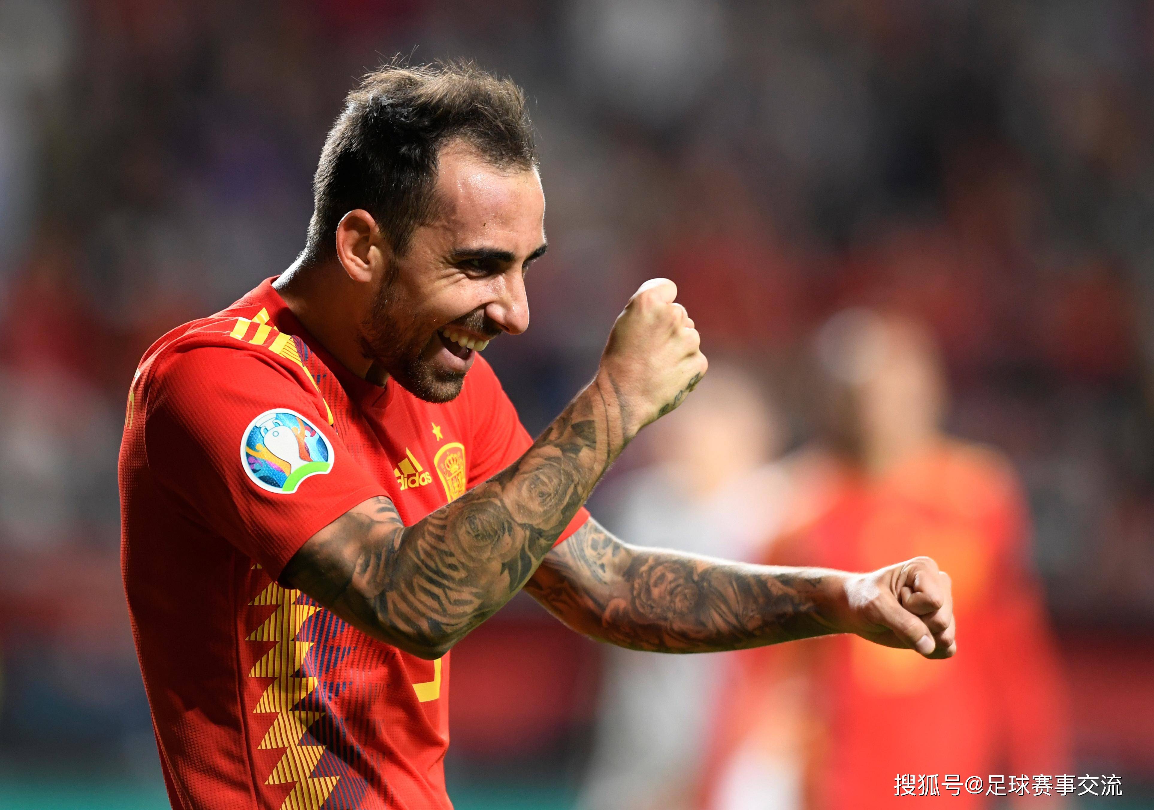 黑白直播网-包含正能量满满，欧洲足球比赛中球员拼尽全力的词条