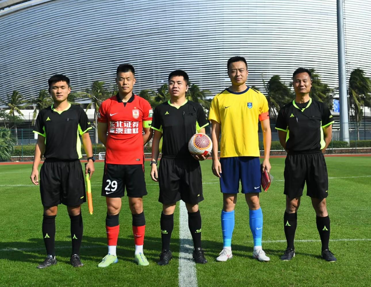 黑白直播-球队集结备战下一轮重要比赛