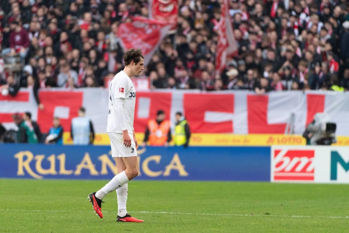 黑白直播网-奥格斯堡球员表现出色，破解对手防线