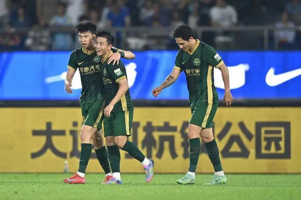 黑白直播在线观看-关于客场魔咒终结，球队挽回颓势，斩获三分的信息