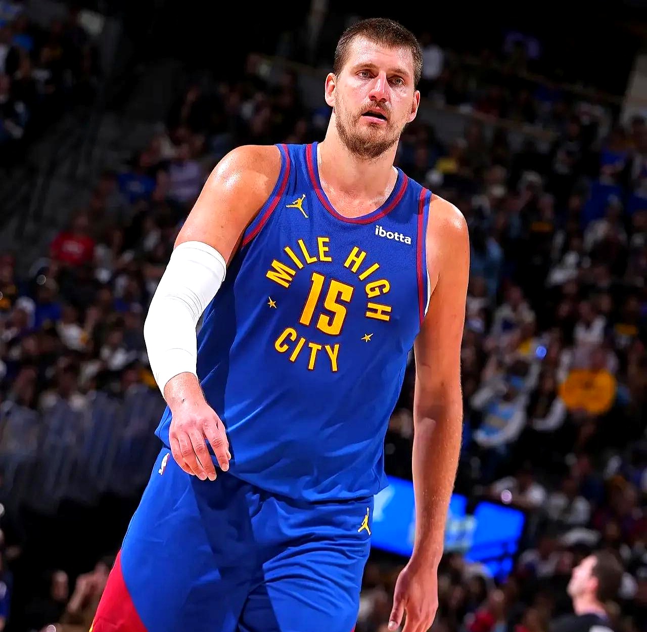 掘金在NBA中失利英格兰,球迷沸腾 掘金在NBA中失利英格兰,球迷沸腾