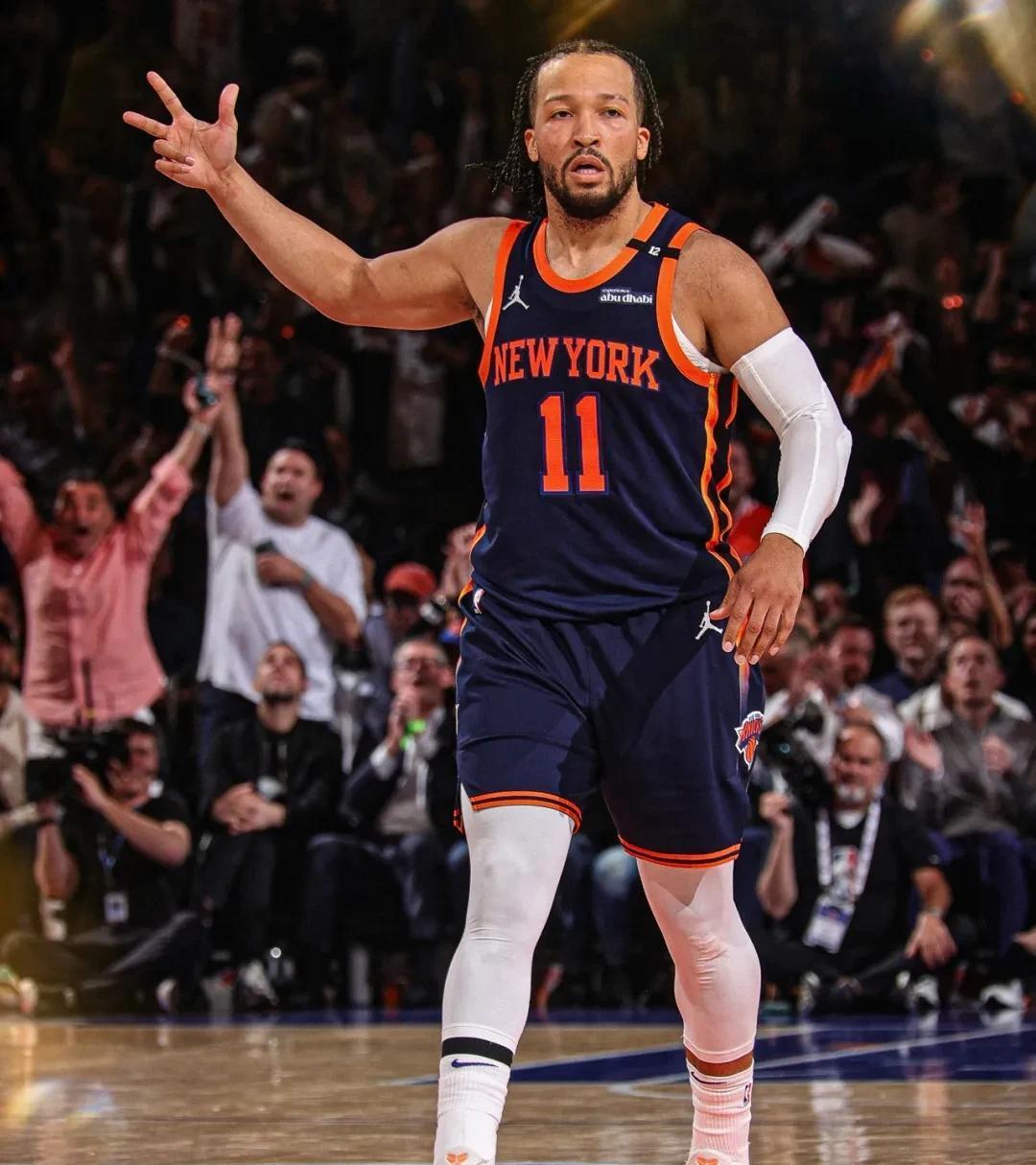 黑白直播体育-包含爵士对尼克斯：胜负难分双方斗志昂扬的词条