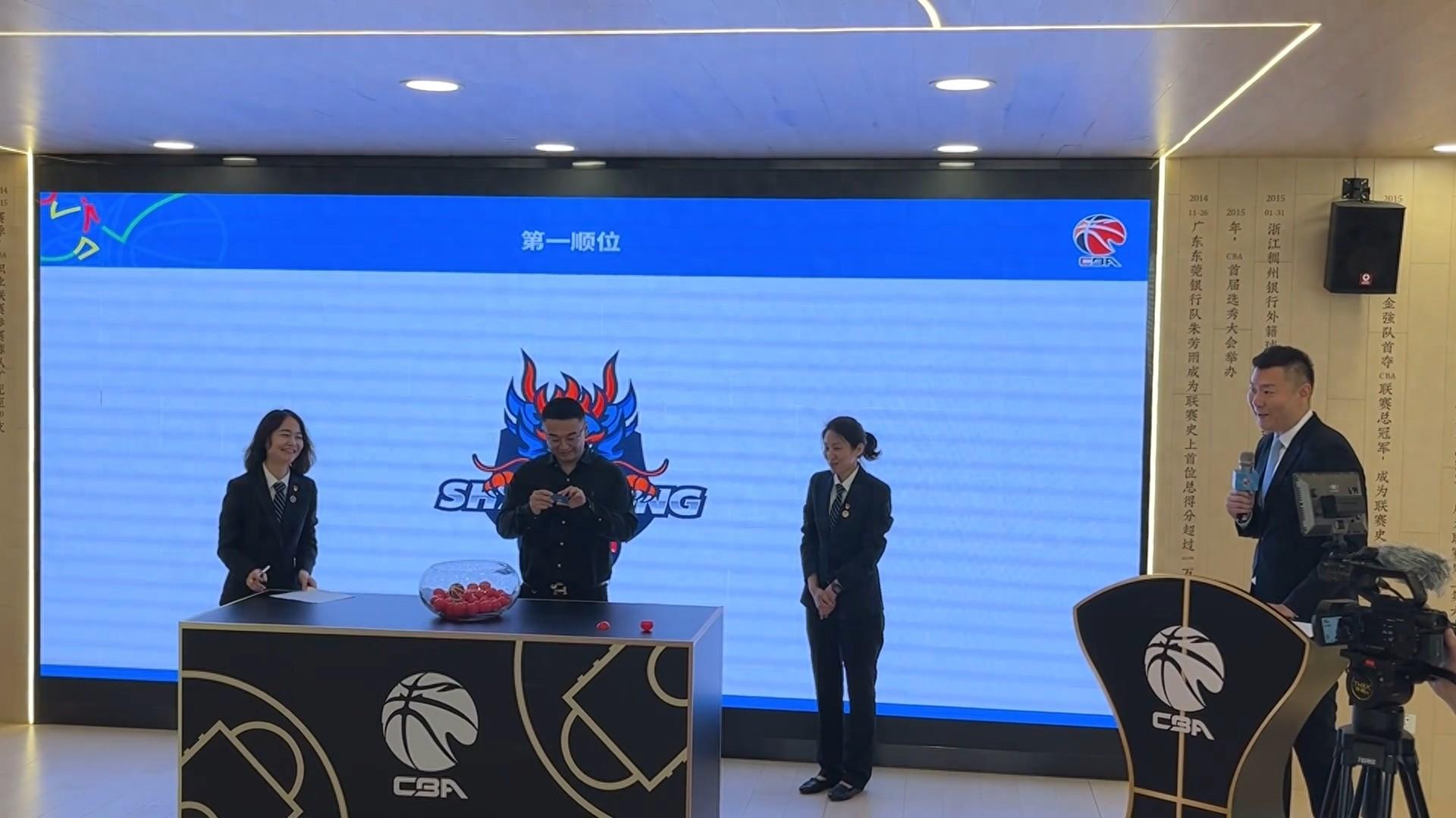 黑白直播nba-加拿大田径队斩获多金，实力备受瞩目的简单介绍