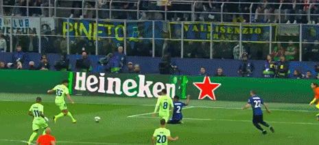 巴塞罗那力挽狂澜，杀入冠军联赛半决赛