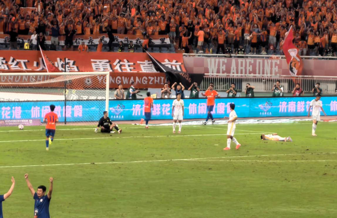 黑白直播免费体育直播-包含国安主场胜泰达，继续追赶中超榜首位置的词条