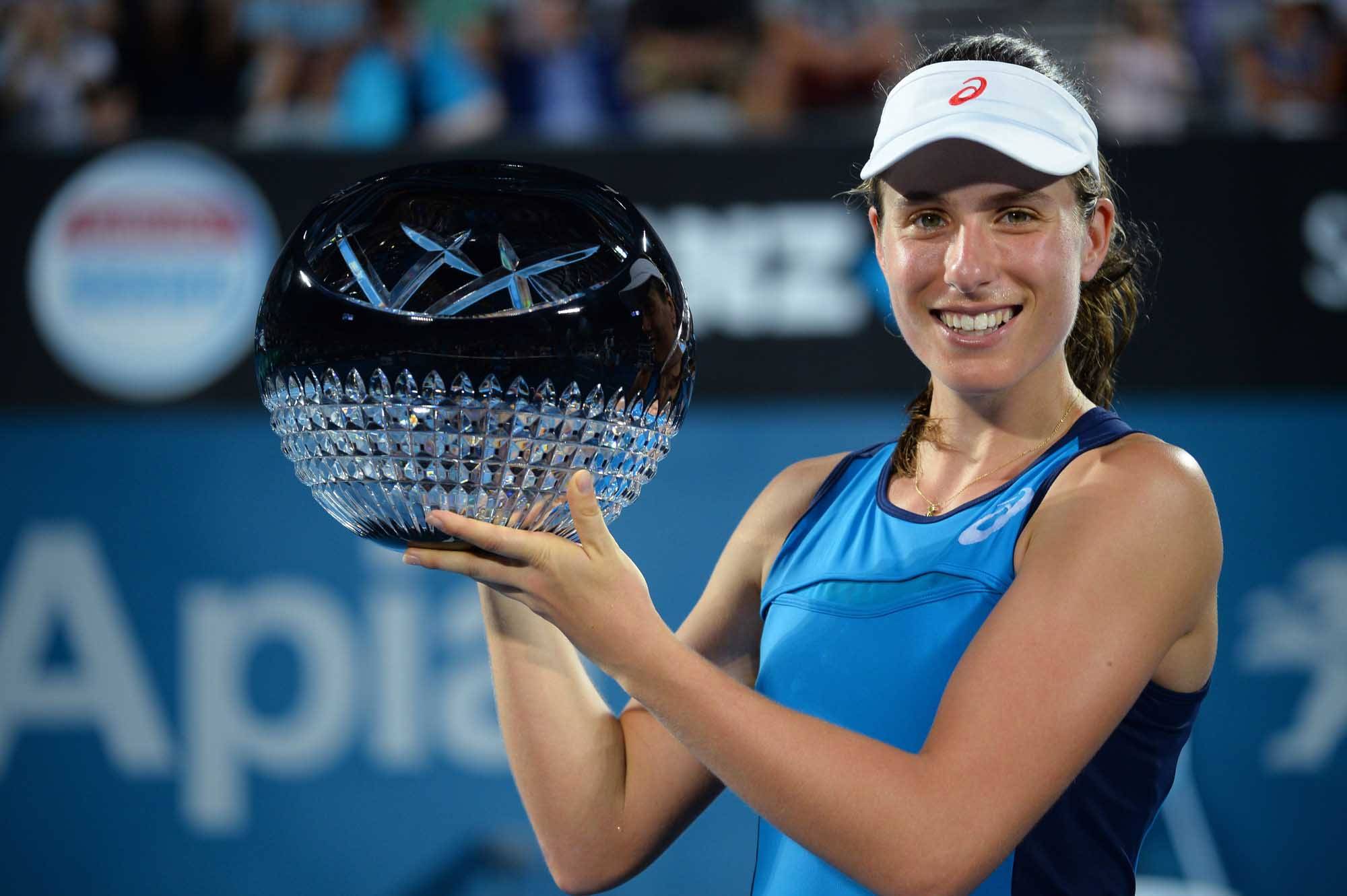 黑白直播免费体育直播-包含英国网球队险胜意大利网球队，穆雷关键制胜的词条