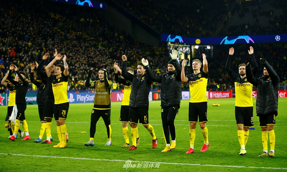 黑白直播体育-波兰绝地反击乌拉圭，哈兰德送出助攻