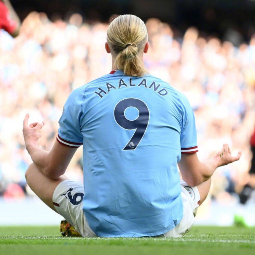 波兰绝地反击乌拉圭，哈兰德送出助攻