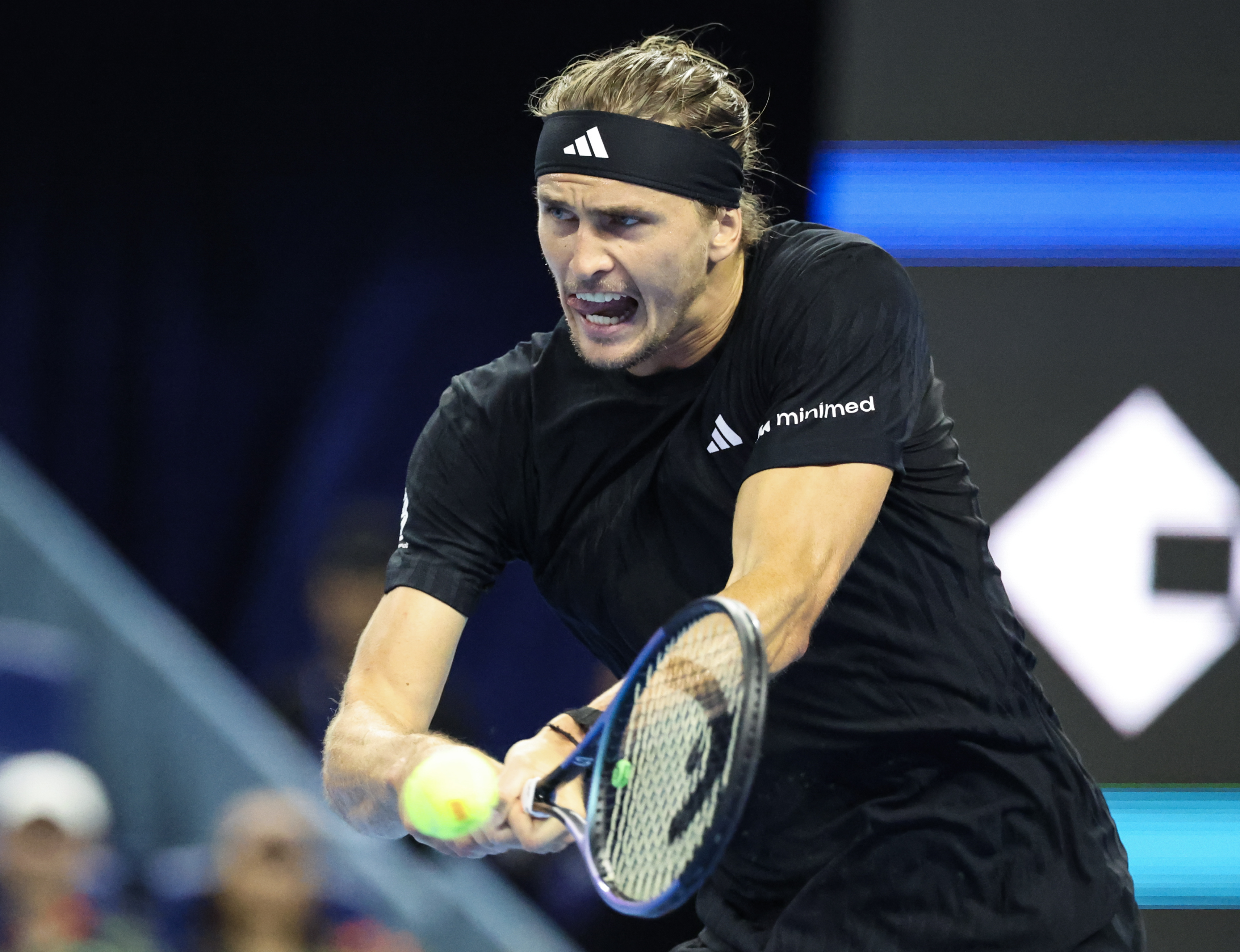 黑白直播免费体育直播-关于英国网球队逆转法国网球队，兹维列夫高光表现的信息