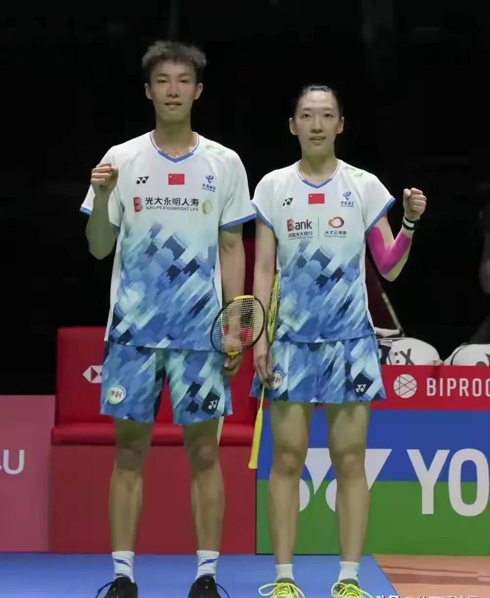 黑白直播在线观看-包含印度羽毛球队力克法国羽毛球队，戴资颖统治全场的词条