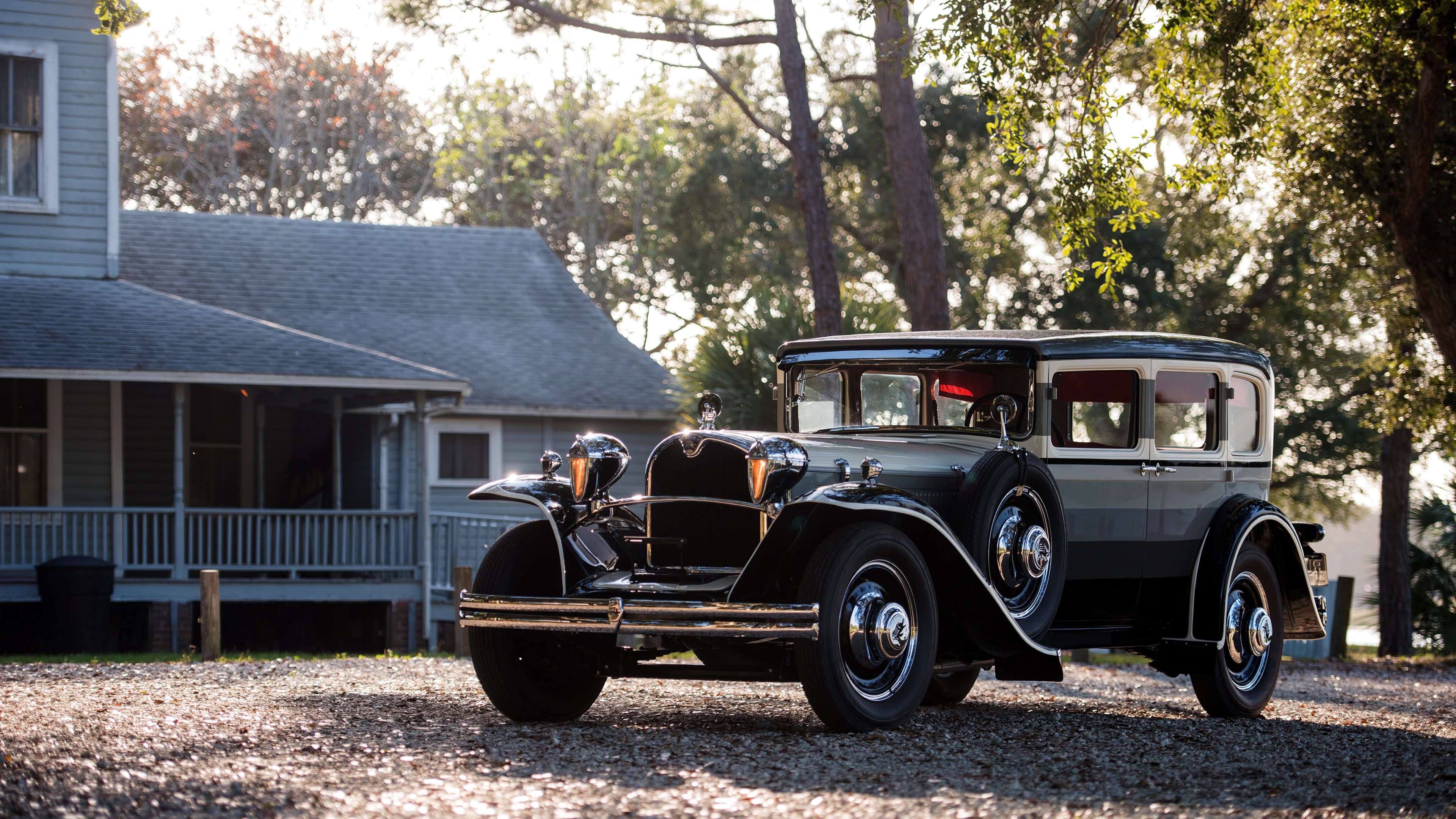 魔术师班凯罗引领进攻风暴，钢铁洪流马刺冲垮活塞防线