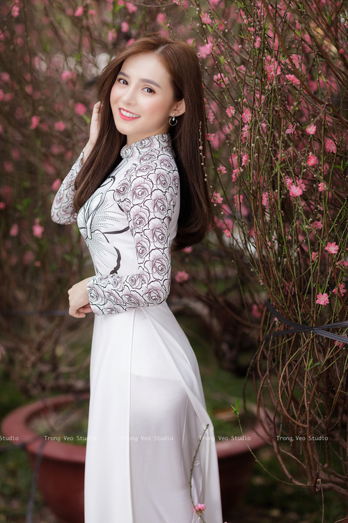 黑白直播在线观看-当魔术的青春风暴遭遇国王，库里已在奥运频道切换死神模式