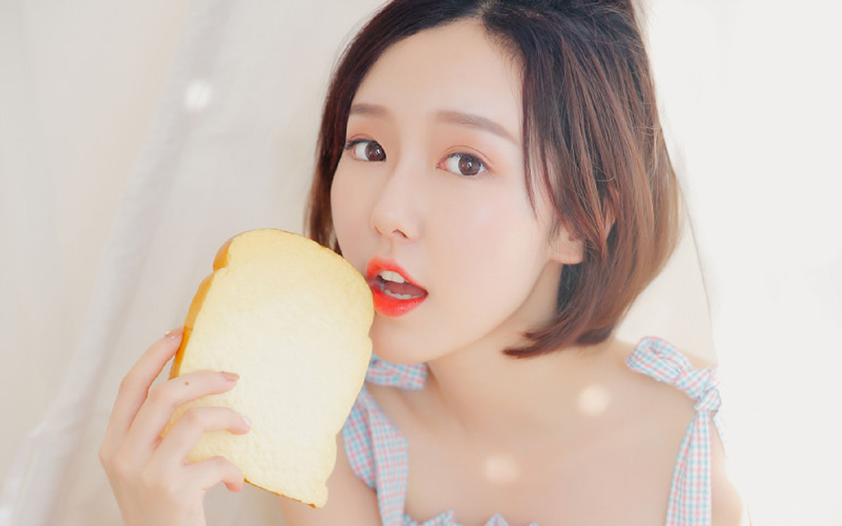 黑白直播体育-火树银花黄浦江，霍勒迪三分雨浇灭猛龙反扑烈焰