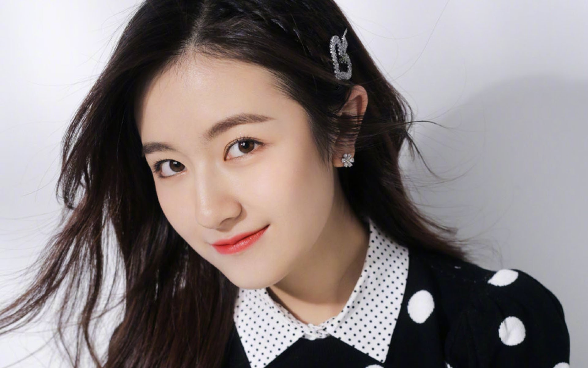 绿茵场与政治场，当欧冠淘汰赛遇上德国粉碎牙买加